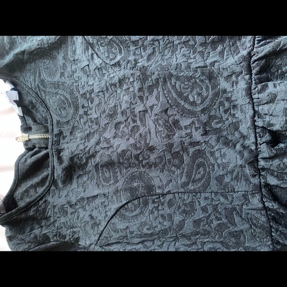 Textured black dress - Picture 3 of 3